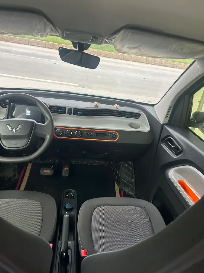 2020 WuLing HongGuang MINI EV BEV 13.8KWH,autocango,china used car exporter,china ev exporter,chinese used car exporter,chinese used ev exporter