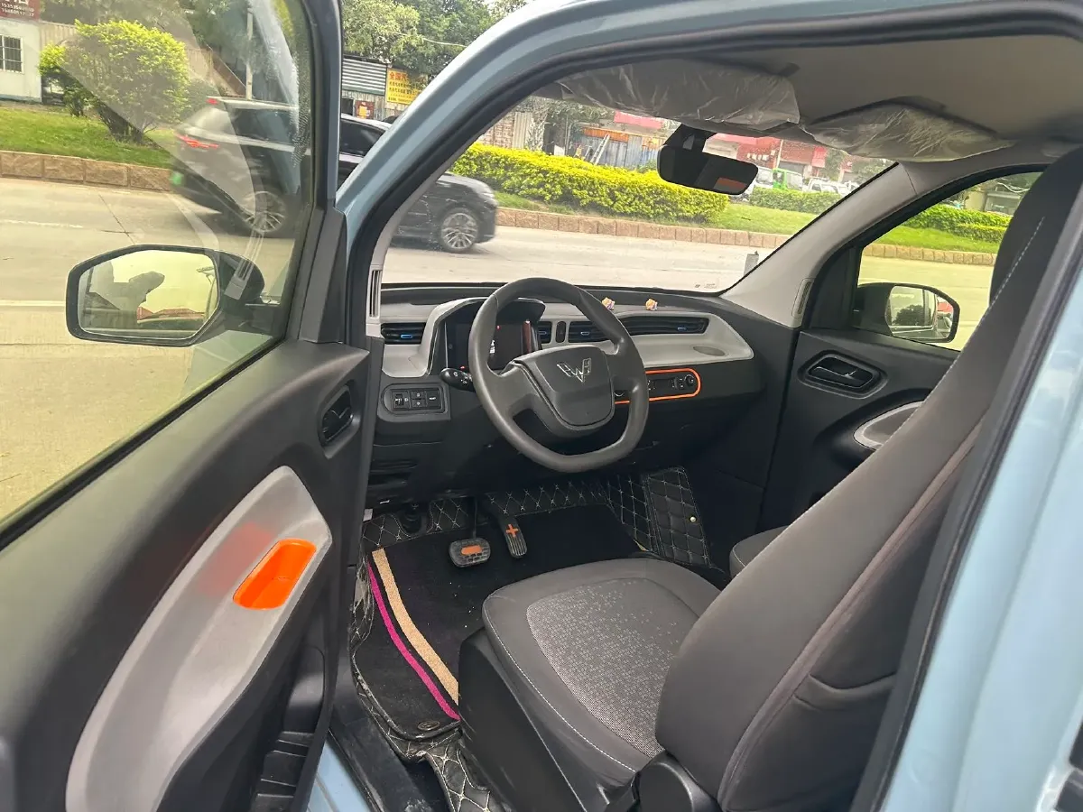 2020 WuLing HongGuang MINI EV BEV 13.8KWH,autocango,china used car exporter,china ev exporter,chinese used car exporter,chinese used ev exporter