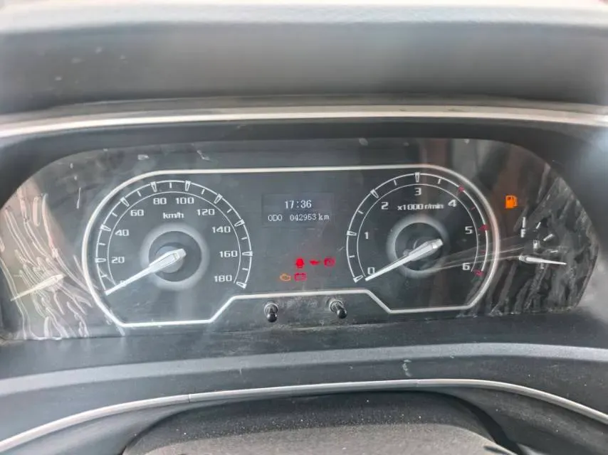 2023 MAXUS XinTu V80 2.0T 127HP L4 6MT,autocango,china used car exporter,china ev exporter,chinese used car exporter,chinese used ev exporter