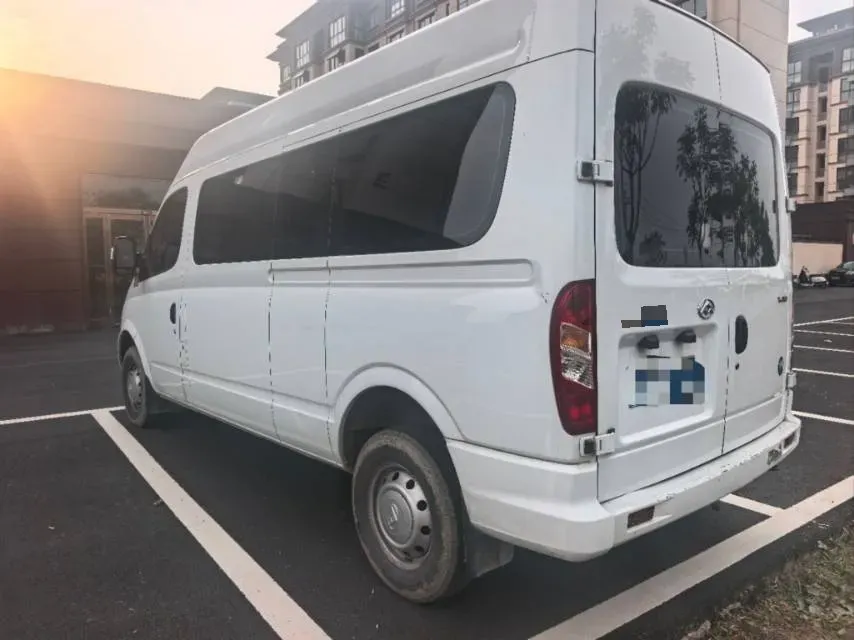 2023 MAXUS XinTu V80 2.0T 127HP L4 6MT,autocango,china used car exporter,china ev exporter,chinese used car exporter,chinese used ev exporter