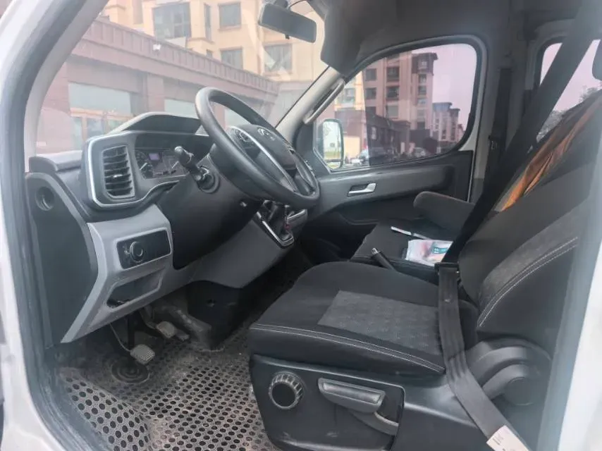 2023 MAXUS XinTu V80 2.0T 127HP L4 6MT,autocango,china used car exporter,china ev exporter,chinese used car exporter,chinese used ev exporter