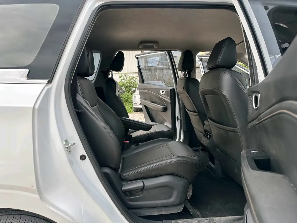 2022 WuLing KaiJie 1.5T 147HP L4 CVT,autocango,china used car exporter,china ev exporter,chinese used car exporter,chinese used ev exporter