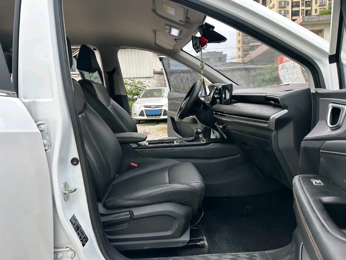 2022 WuLing KaiJie 1.5T 147HP L4 CVT,autocango,china used car exporter,china ev exporter,chinese used car exporter,chinese used ev exporter