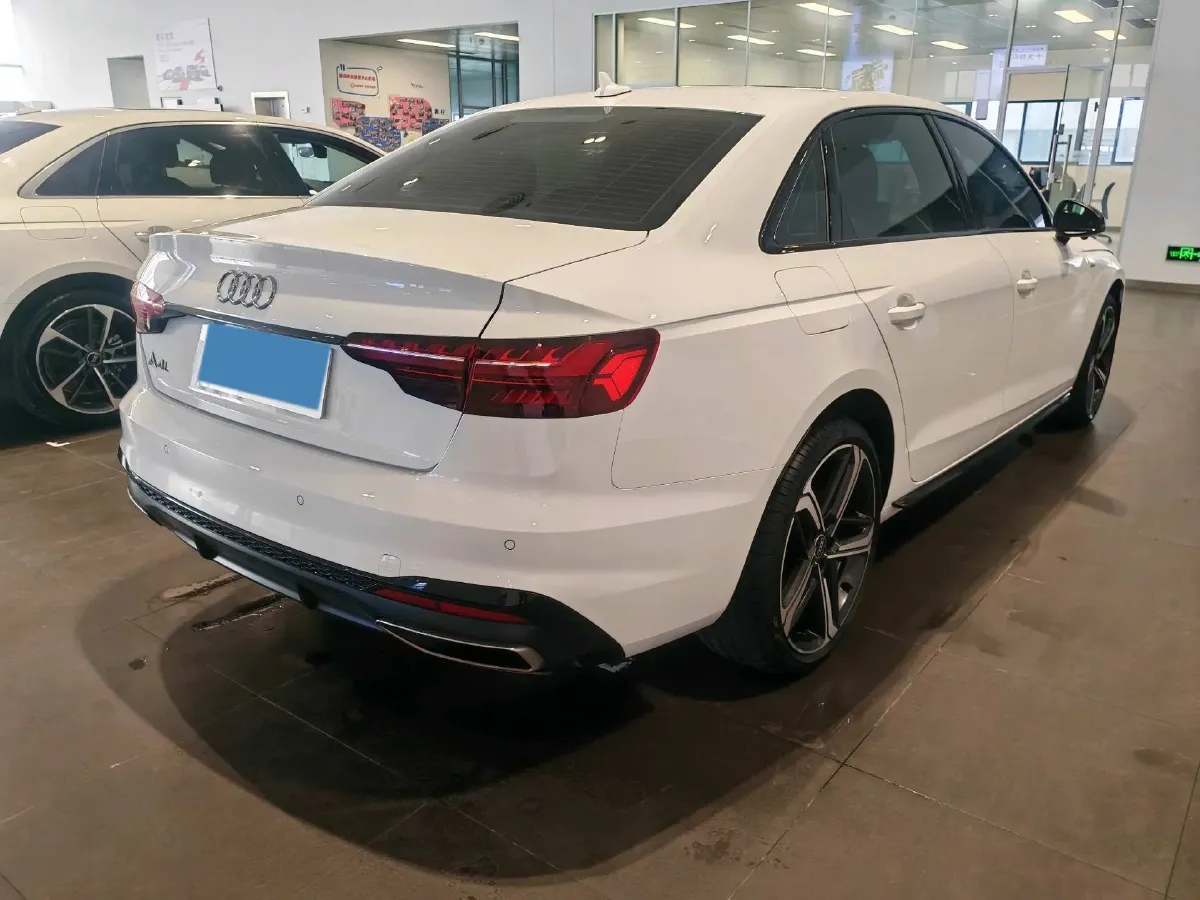 2024 Audi A4L 2.0T 190HP L4 7DCT,autocango,china used car exporter,china ev exporter,chinese used car exporter,chinese used ev exporter