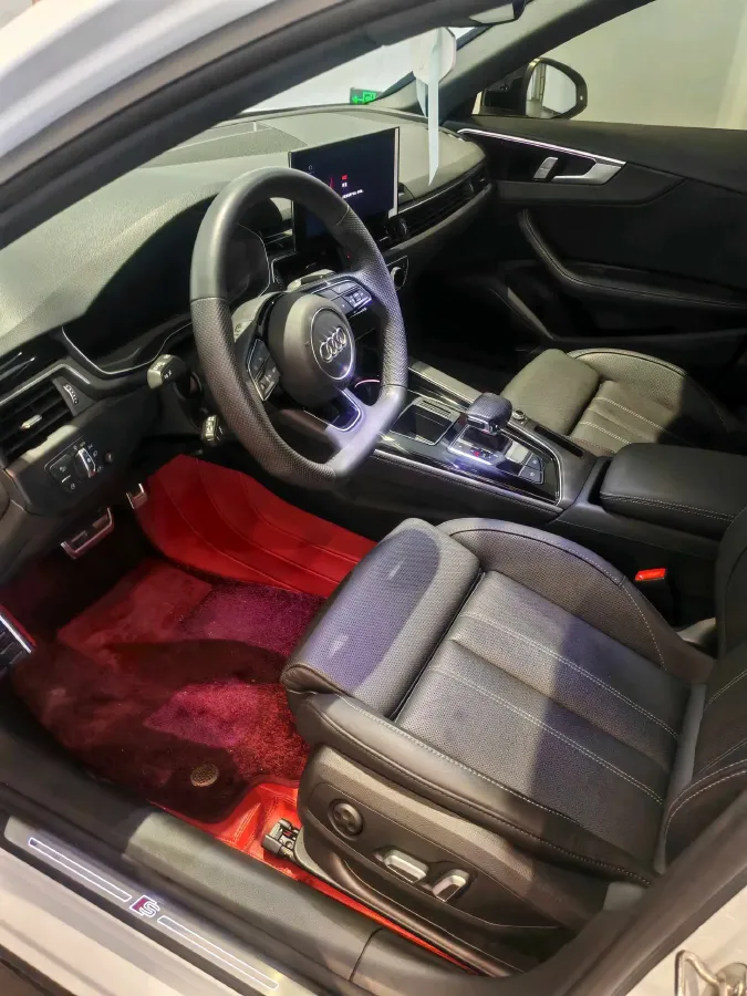 2024 Audi A4L 2.0T 190HP L4 7DCT,autocango,china used car exporter,china ev exporter,chinese used car exporter,chinese used ev exporter