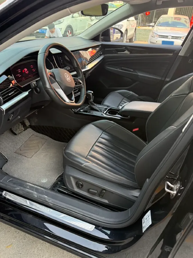 2023 Volkswagen Passat 2.0T 186HP L4 7DCT,autocango,china used car exporter,china ev exporter,chinese used car exporter,chinese used ev exporter