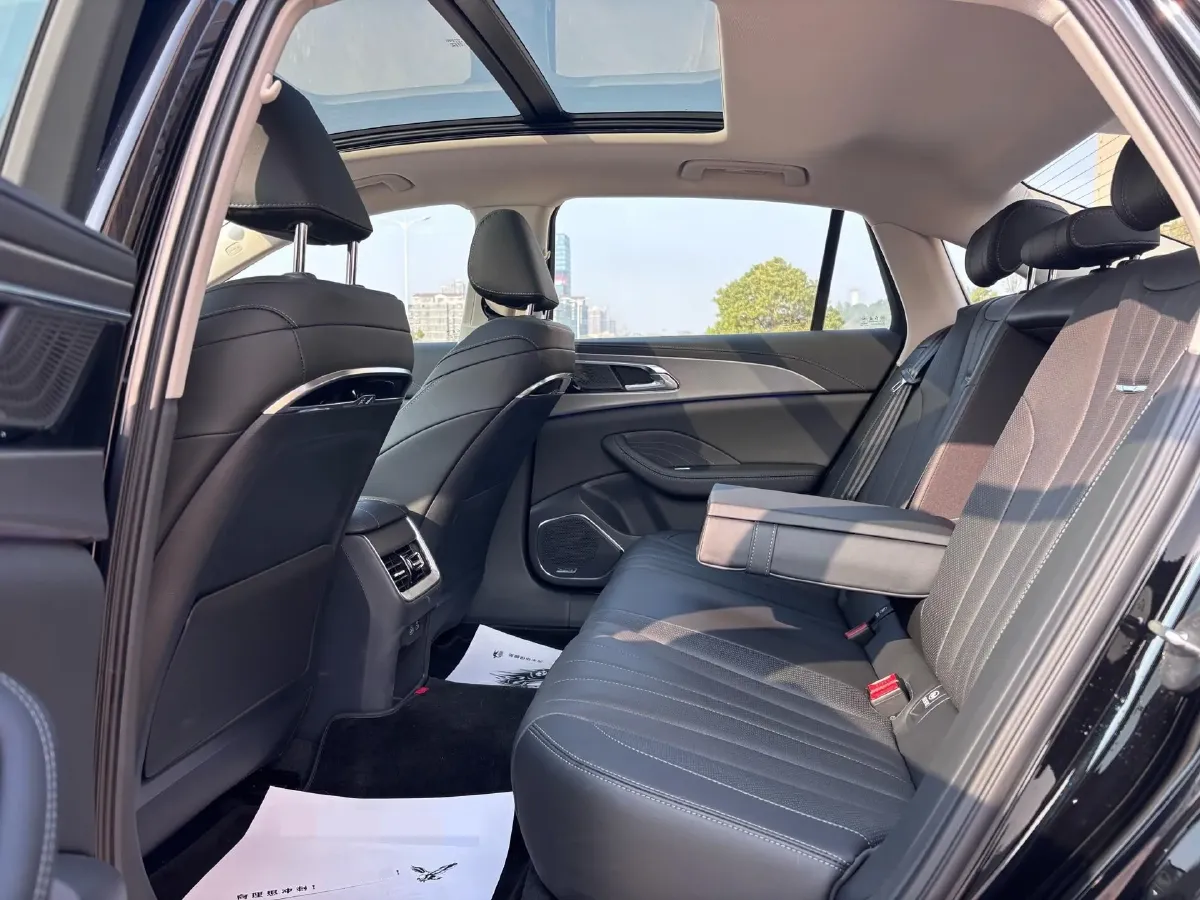 2024 HongQi H5 2.0T 224HP L4 8AT,autocango,china used car exporter,china ev exporter,chinese used car exporter,chinese used ev exporter