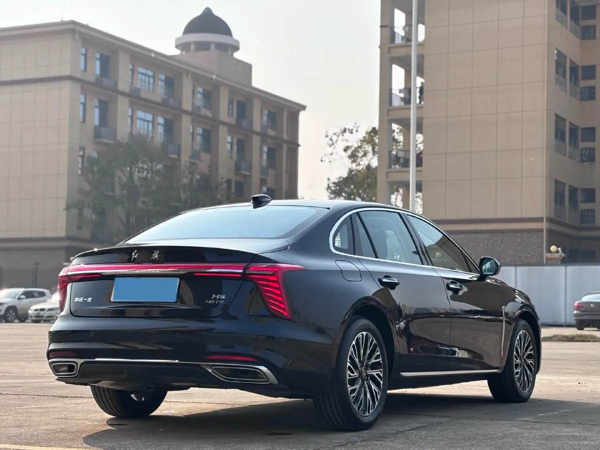 2024 HongQi H5 2.0T 224HP L4 8AT,autocango,china used car exporter,china ev exporter,chinese used car exporter,chinese used ev exporter
