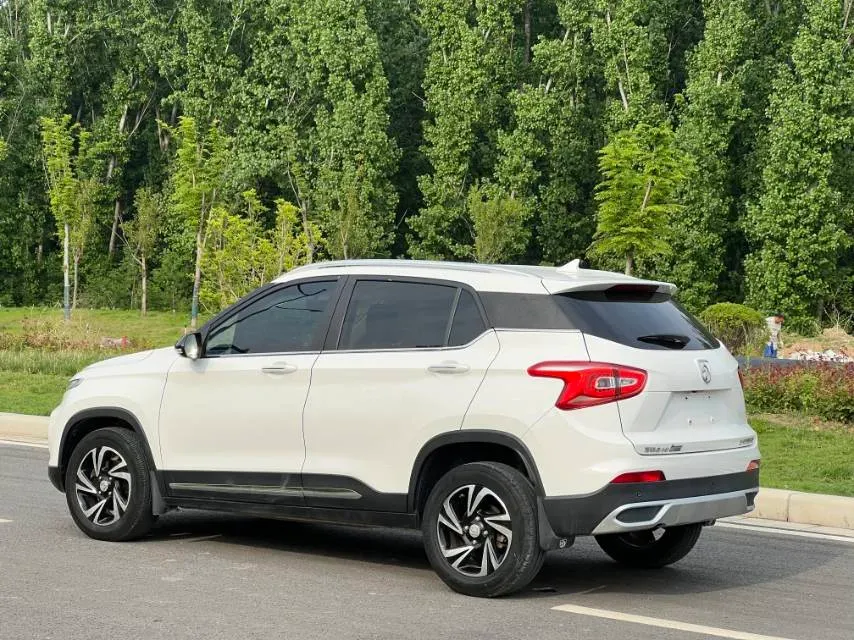 2017 HaiMa S5 Young Edition 1.6L 122HP L4 5MT,autocango,china used car exporter,china ev exporter,chinese used car exporter,chinese used ev exporter