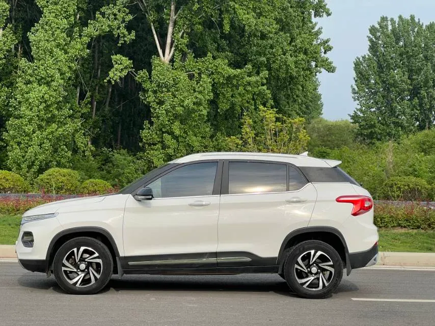 2017 HaiMa S5 Young Edition 1.6L 122HP L4 5MT,autocango,china used car exporter,china ev exporter,chinese used car exporter,chinese used ev exporter