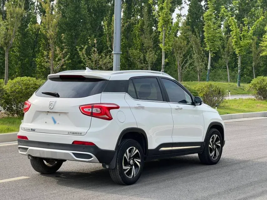 2017 HaiMa S5 Young Edition 1.6L 122HP L4 5MT,autocango,china used car exporter,china ev exporter,chinese used car exporter,chinese used ev exporter