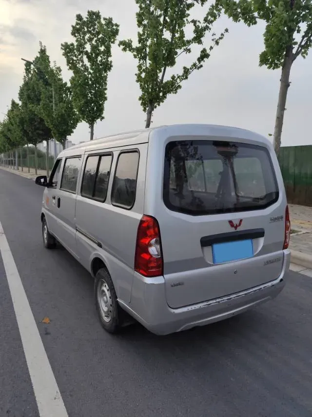 2017 WuLing RongGuang 1.5L 107HP L4 5MT,autocango,china used car exporter,china ev exporter,chinese used car exporter,chinese used ev exporter