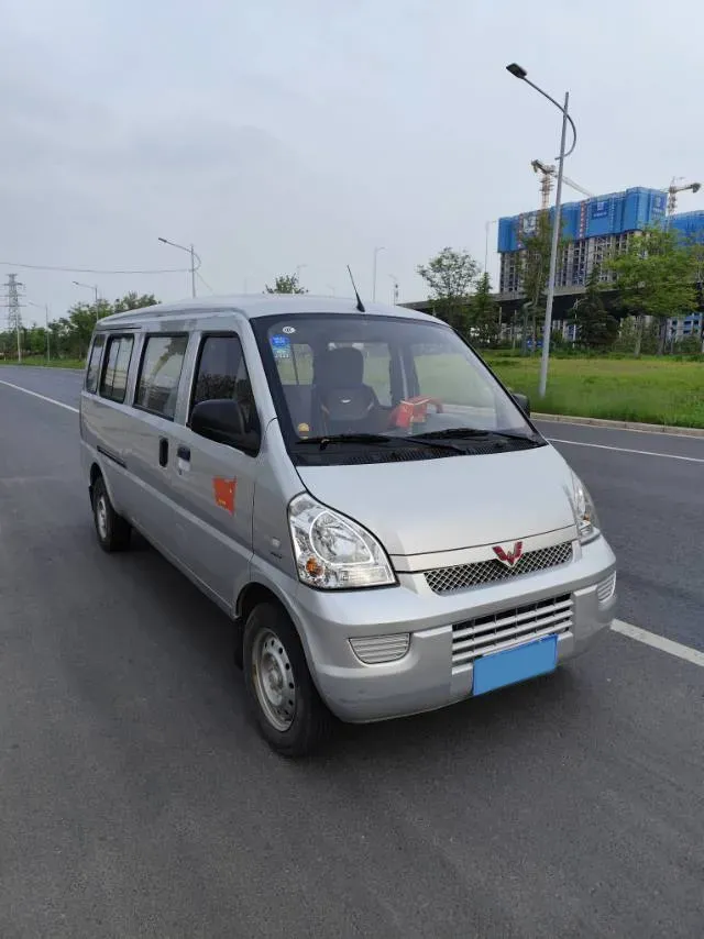 2017 WuLing RongGuang 1.5L 107HP L4 5MT,autocango,china used car exporter,china ev exporter,chinese used car exporter,chinese used ev exporter