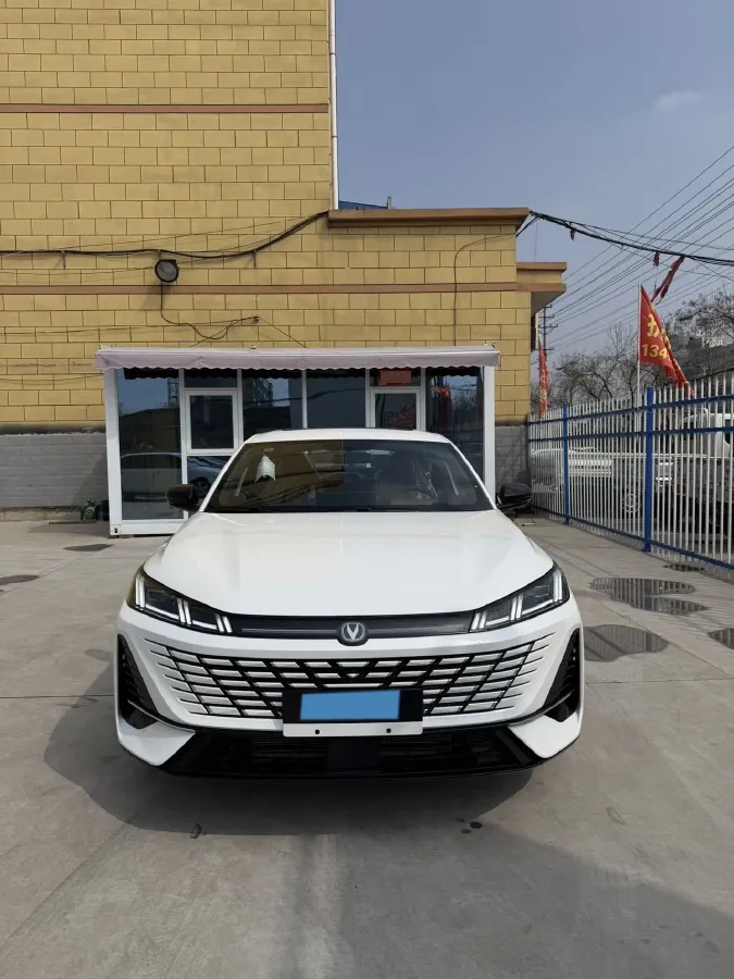 2025 ChangAn Eado 1.5T 192HP L4 7DCT,autocango,china used car exporter,china ev exporter,chinese used car exporter,chinese used ev exporter