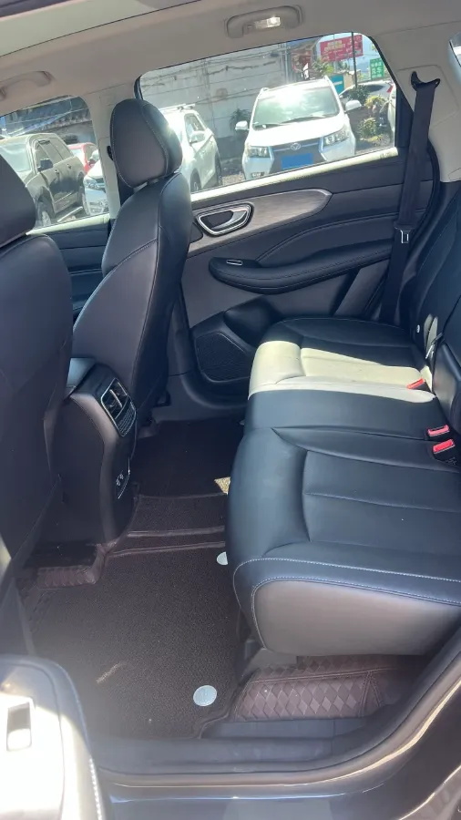 2025 Roewe RX5 1.5T 181HP L4 7DCT,autocango,china used car exporter,china ev exporter,chinese used car exporter,chinese used ev exporter