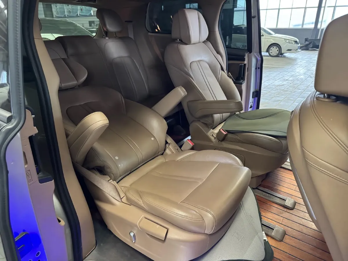 2020 Buick GL8 2.0T 237HP L4 9AT,autocango,china used car exporter,china ev exporter,chinese used car exporter,chinese used ev exporter