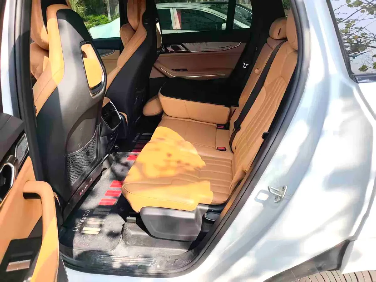 2023 LYNK&CO 09 EM-P 2.0T 254HP L4 3DHT PHEV 40.1KWH,autocango,china used car exporter,china ev exporter,chinese used car exporter,chinese used ev exporter