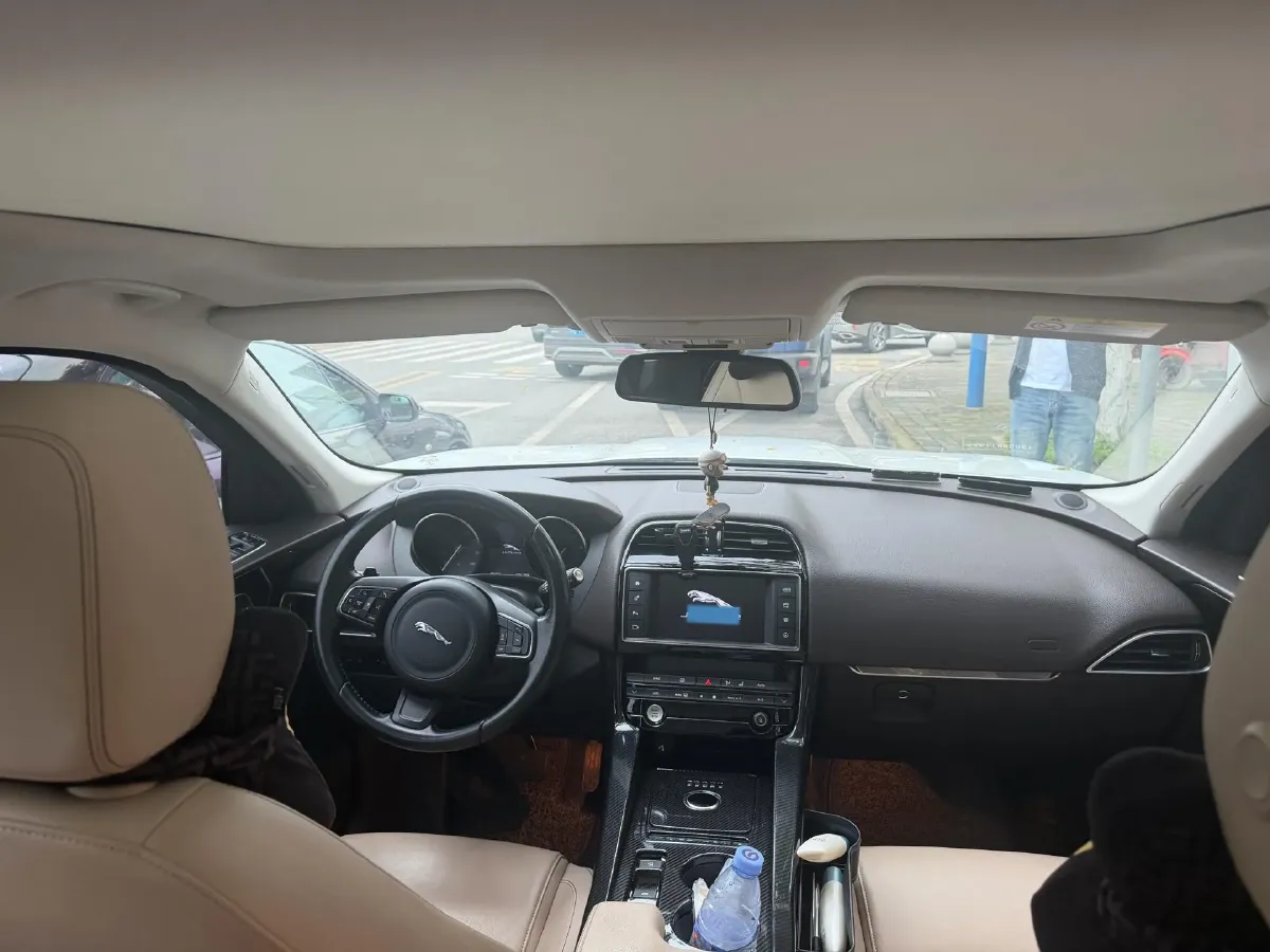 2016 Jaguar F-PACE 2.0T 241HP L4 8AT,autocango,china used car exporter,china ev exporter,chinese used car exporter,chinese used ev exporter