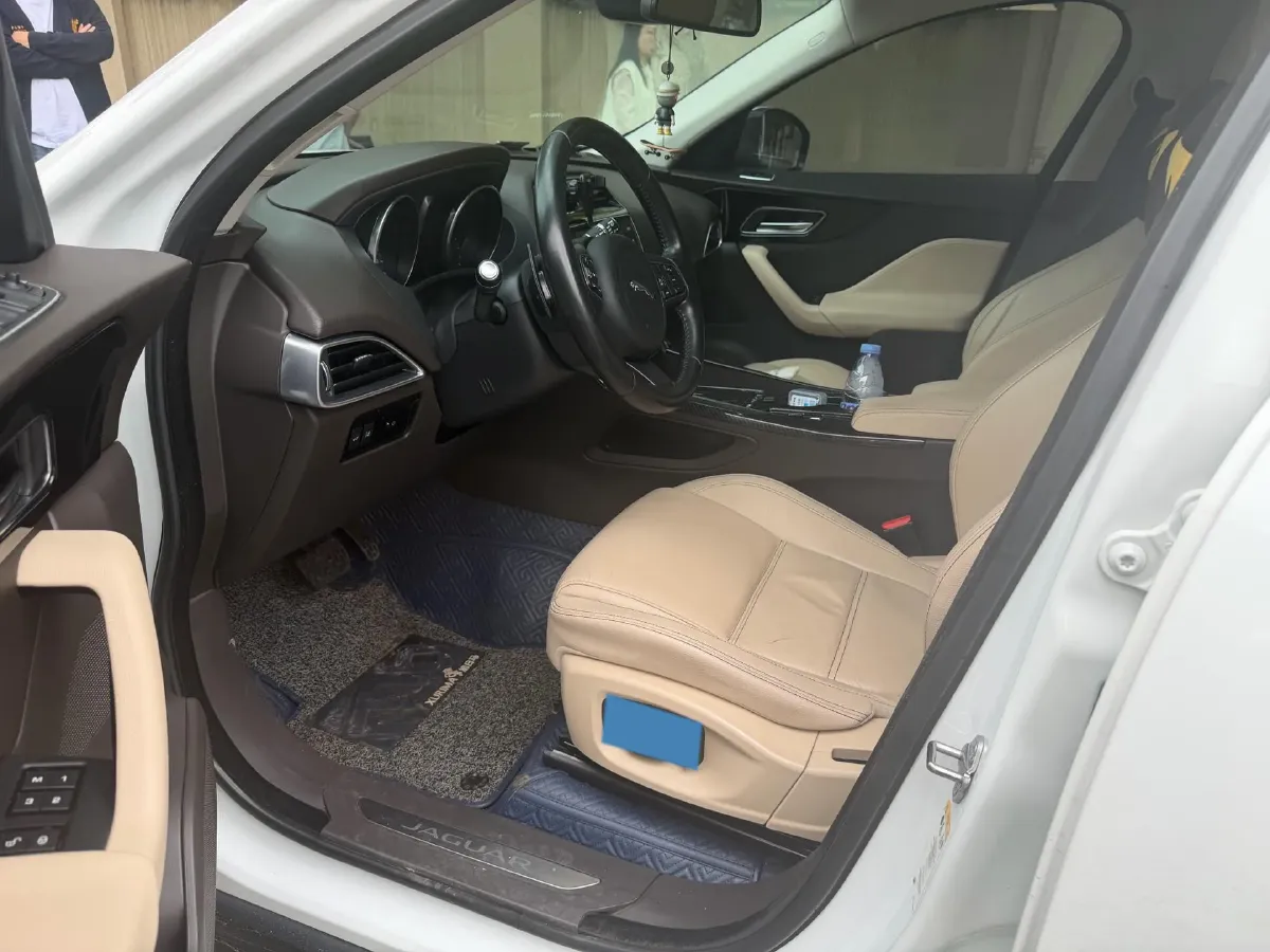 2016 Jaguar F-PACE 2.0T 241HP L4 8AT,autocango,china used car exporter,china ev exporter,chinese used car exporter,chinese used ev exporter