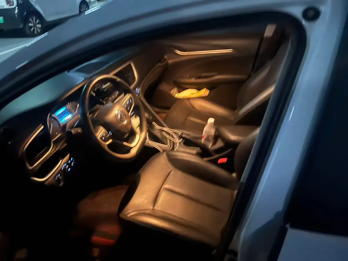 2021 Buick Excelle 1.5L 113HP L4 6AT,autocango,china used car exporter,china ev exporter,chinese used car exporter,chinese used ev exporter