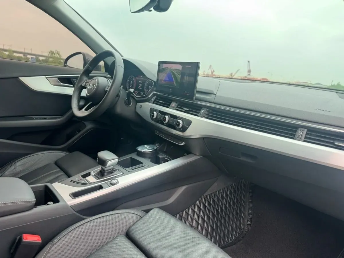 2020 Audi A4L 2.0T 190HP L4 7DCT,autocango,china used car exporter,china ev exporter,chinese used car exporter,chinese used ev exporter