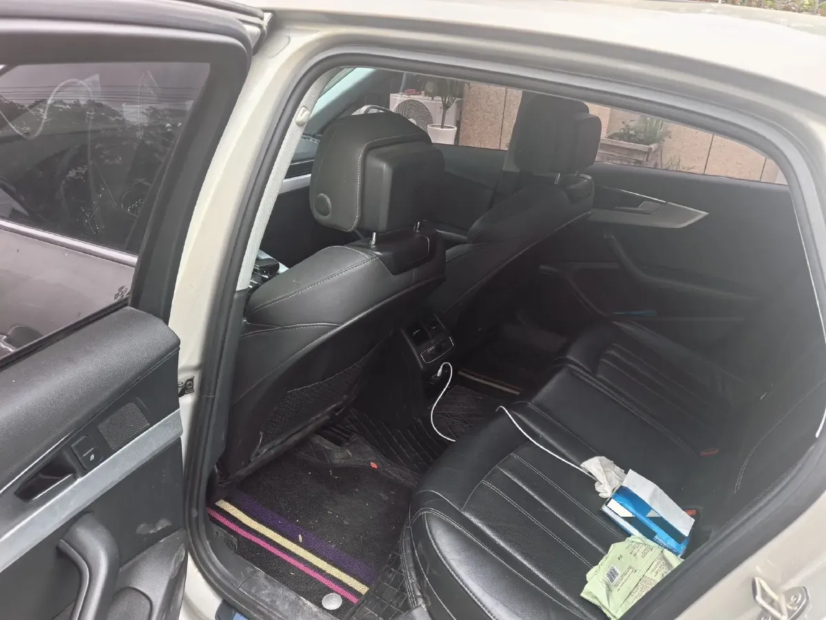 2020 Audi A4L 2.0T 190HP L4 7DCT,autocango,china used car exporter,china ev exporter,chinese used car exporter,chinese used ev exporter