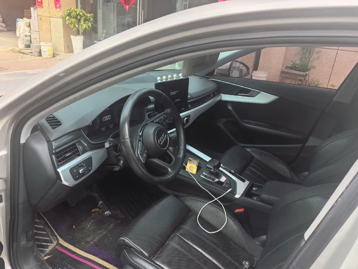 2020 Audi A4L 2.0T 190HP L4 7DCT,autocango,china used car exporter,china ev exporter,chinese used car exporter,chinese used ev exporter