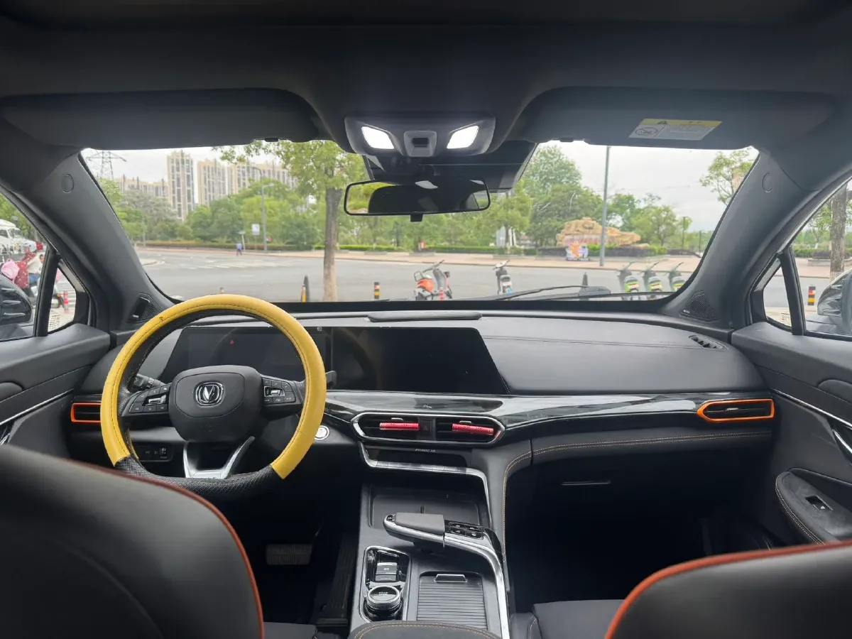 2022 ChangAn UNI-T 1.5T 188HP L4 7DCT,autocango,china used car exporter,china ev exporter,chinese used car exporter,chinese used ev exporter