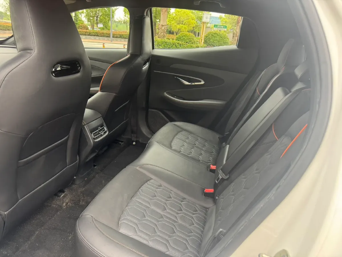 2022 ChangAn UNI-T 1.5T 188HP L4 7DCT,autocango,china used car exporter,china ev exporter,chinese used car exporter,chinese used ev exporter