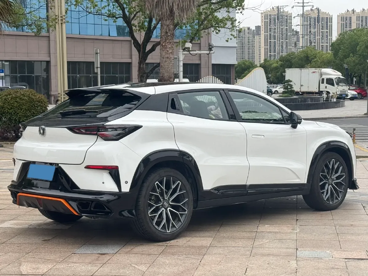 2022 ChangAn UNI-T 1.5T 188HP L4 7DCT,autocango,china used car exporter,china ev exporter,chinese used car exporter,chinese used ev exporter