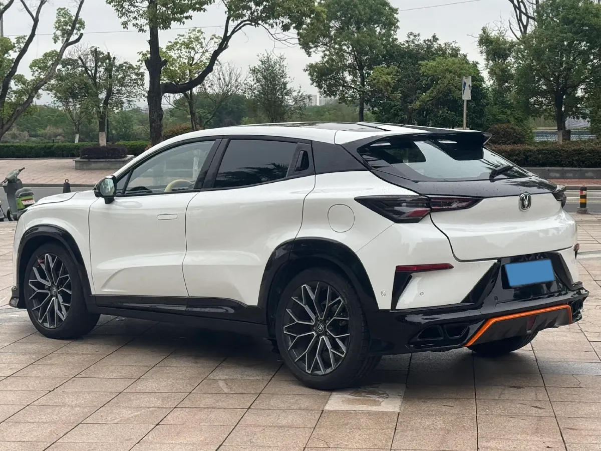 2022 ChangAn UNI-T 1.5T 188HP L4 7DCT,autocango,china used car exporter,china ev exporter,chinese used car exporter,chinese used ev exporter