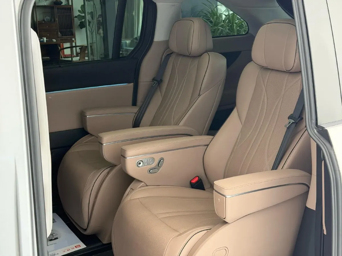 2024 Xpeng X9 BEV 101.5KWH,autocango,china used car exporter,china ev exporter,chinese used car exporter,chinese used ev exporter