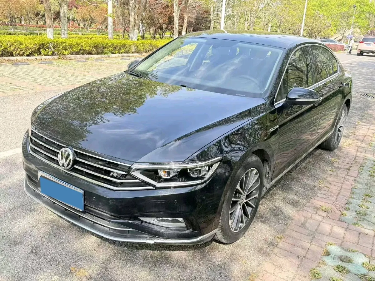 2020 Volkswagen Magotan 2.0T 186HP L4 7DCT,autocango,china used car exporter,china ev exporter,chinese used car exporter,chinese used ev exporter