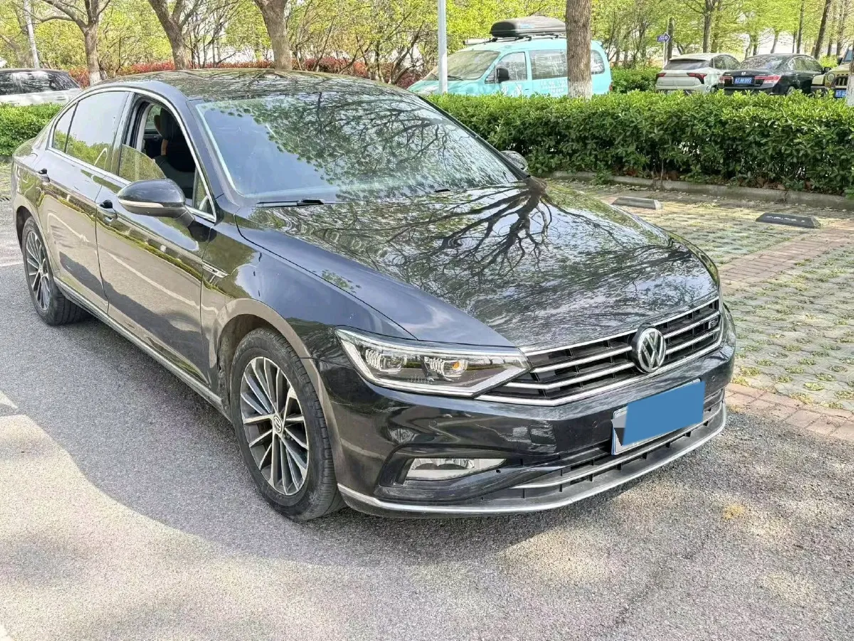 2020 Volkswagen Magotan 2.0T 186HP L4 7DCT,autocango,china used car exporter,china ev exporter,chinese used car exporter,chinese used ev exporter