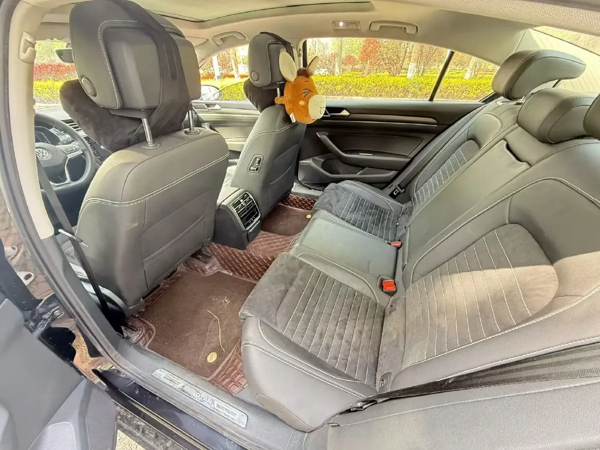 2020 Volkswagen Magotan 2.0T 186HP L4 7DCT,autocango,china used car exporter,china ev exporter,chinese used car exporter,chinese used ev exporter