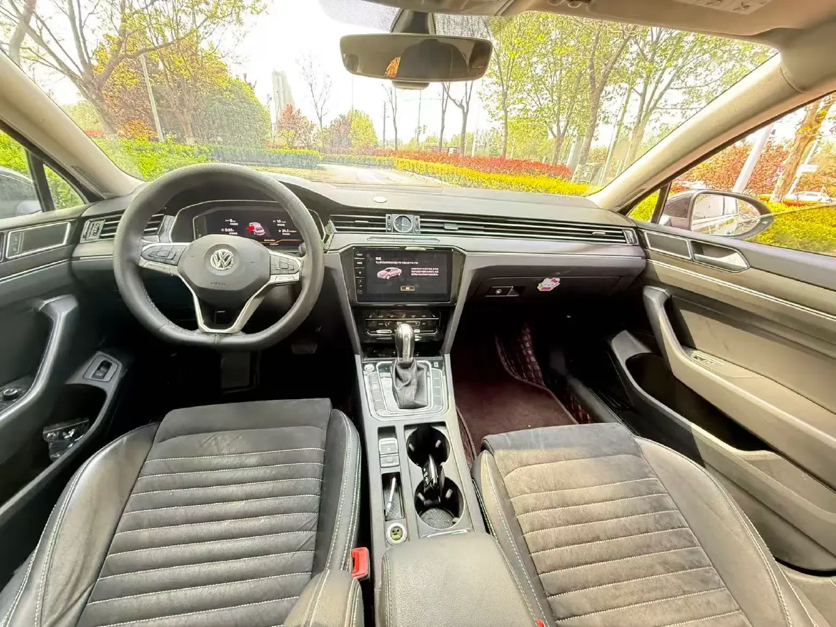 2020 Volkswagen Magotan 2.0T 186HP L4 7DCT,autocango,china used car exporter,china ev exporter,chinese used car exporter,chinese used ev exporter