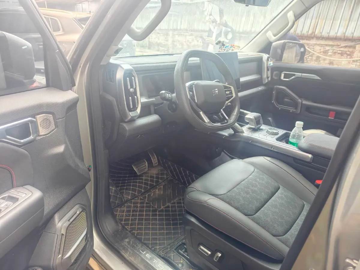 2023 Jetour Traveller 2.0T 254HP L4 7DCT,autocango,china used car exporter,china ev exporter,chinese used car exporter,chinese used ev exporter