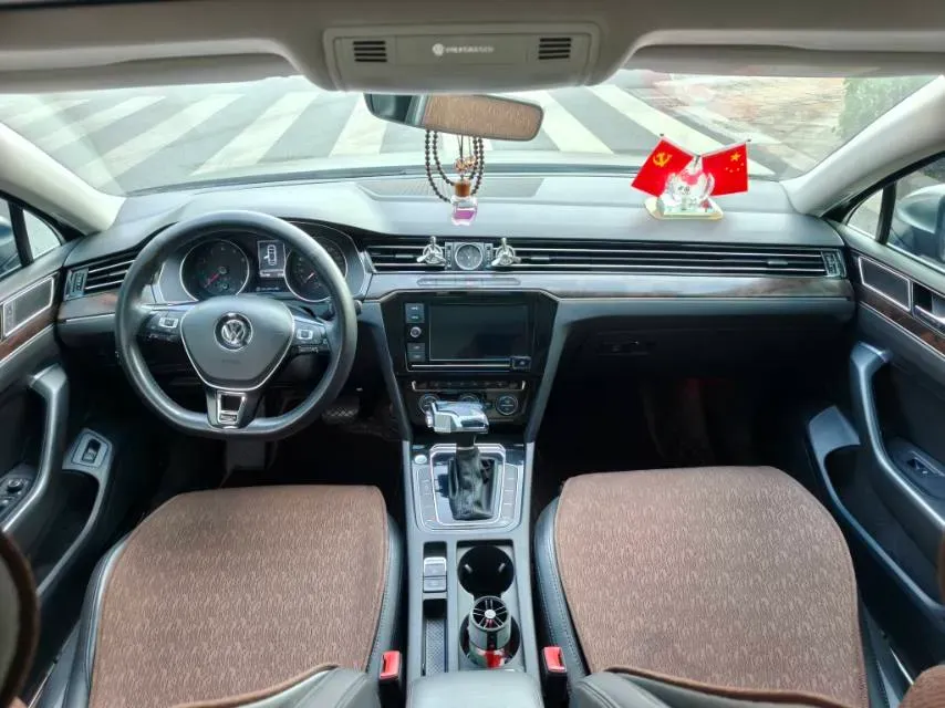 2019 Volkswagen Magotan 2.0T 186HP L4 7DCT,autocango,china used car exporter,china ev exporter,chinese used car exporter,chinese used ev exporter