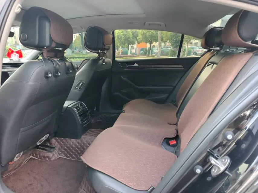 2019 Volkswagen Magotan 2.0T 186HP L4 7DCT,autocango,china used car exporter,china ev exporter,chinese used car exporter,chinese used ev exporter