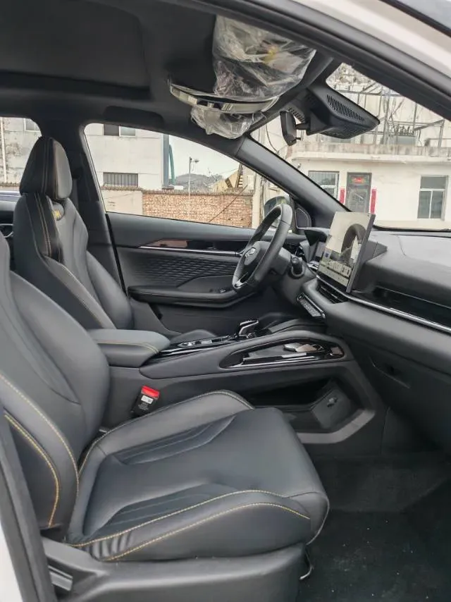 2025 Geely Coolray 1.5T 181HP L4 7DCT,autocango,china used car exporter,china ev exporter,chinese used car exporter,chinese used ev exporter