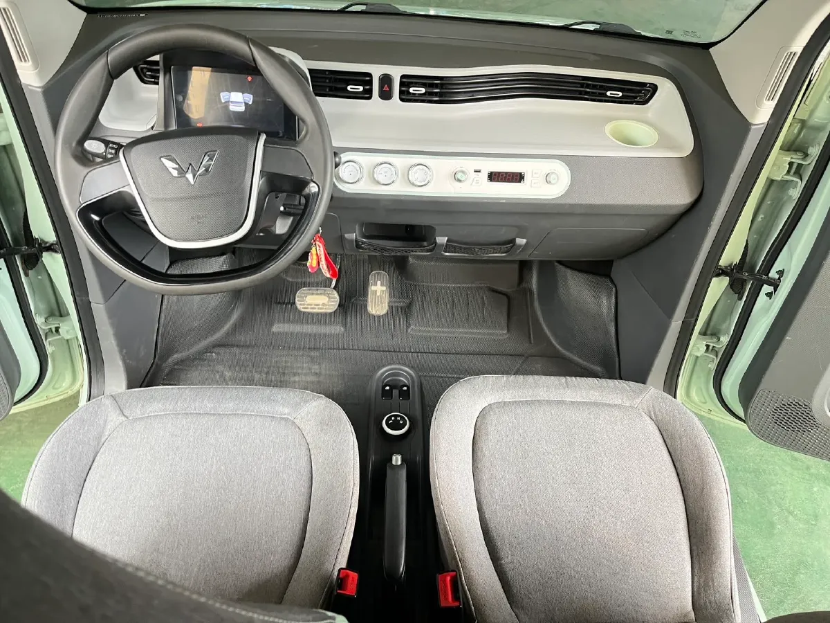 2021 WuLing HongGuang MINI EV BEV 13.8KWH,autocango,china used car exporter,china ev exporter,chinese used car exporter,chinese used ev exporter