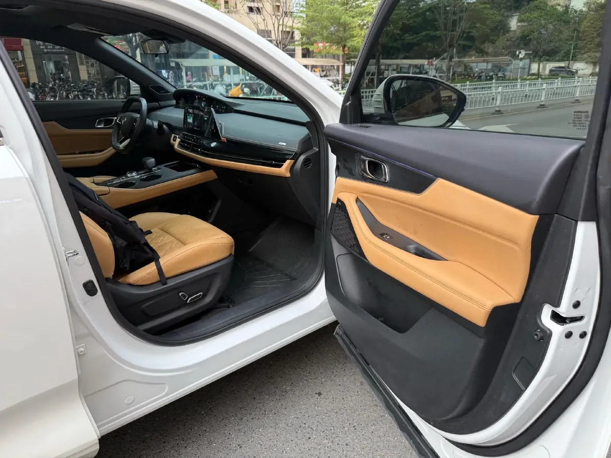 2021 ChangAn UNI-K 2.0T 233HP L4 8AT,autocango,china used car exporter,china ev exporter,chinese used car exporter,chinese used ev exporter