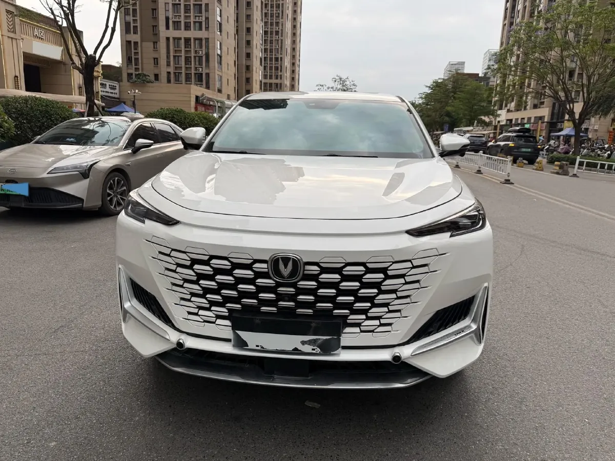 2021 ChangAn UNI-K 2.0T 233HP L4 8AT,autocango,china used car exporter,china ev exporter,chinese used car exporter,chinese used ev exporter