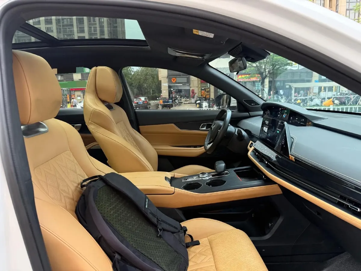 2021 ChangAn UNI-K 2.0T 233HP L4 8AT,autocango,china used car exporter,china ev exporter,chinese used car exporter,chinese used ev exporter