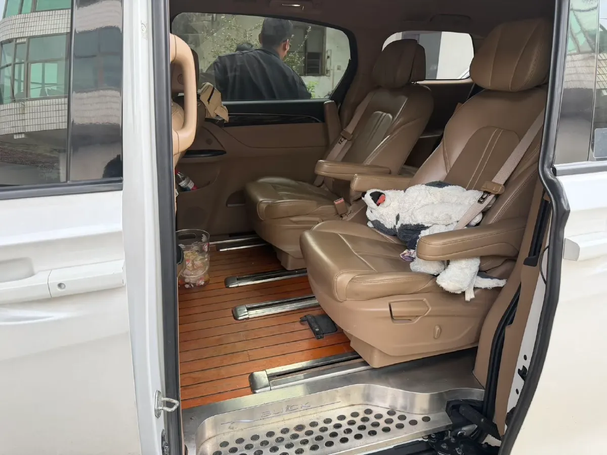 2018 Buick GL8 2.0T 260HP L4 6AT,autocango,china used car exporter,china ev exporter,chinese used car exporter,chinese used ev exporter