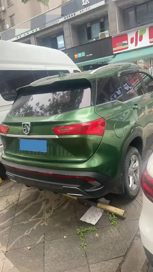 2018 BaoJun 530 1.5T 150HP L4 6MT,autocango,china used car exporter,china ev exporter,chinese used car exporter,chinese used ev exporter