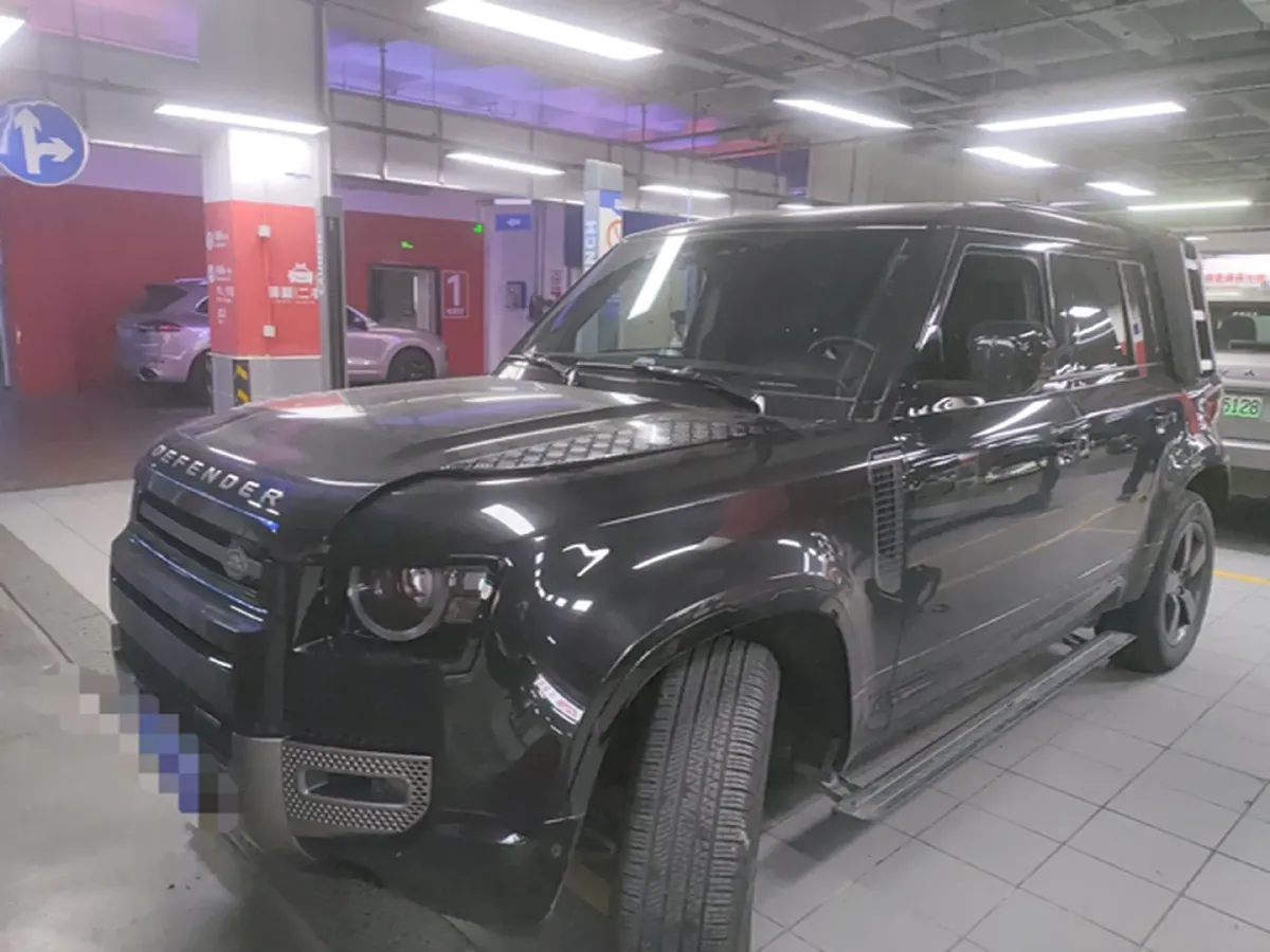 2022 Land Rover Defender 3.0T 400HP L6 8AT,autocango,china used car exporter,china ev exporter,chinese used car exporter,chinese used ev exporter
