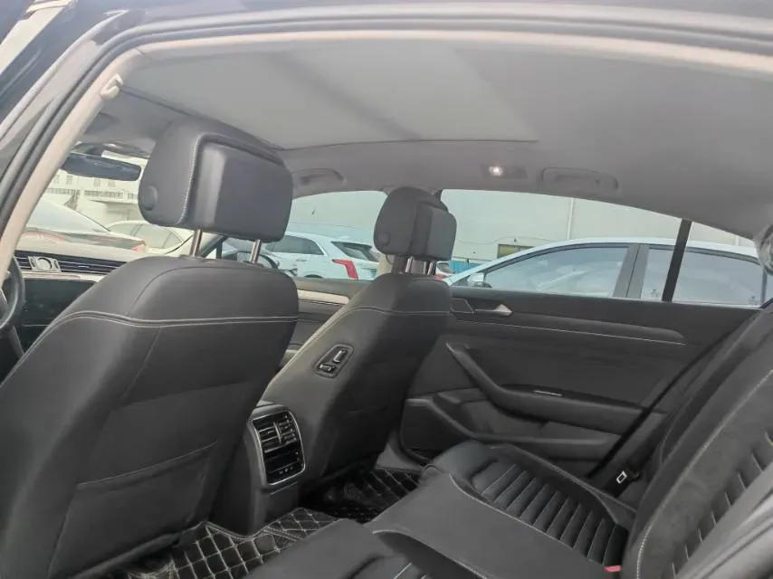 2020 Volkswagen Magotan 2.0T 186HP L4 7DCT,autocango,china used car exporter,china ev exporter,chinese used car exporter,chinese used ev exporter