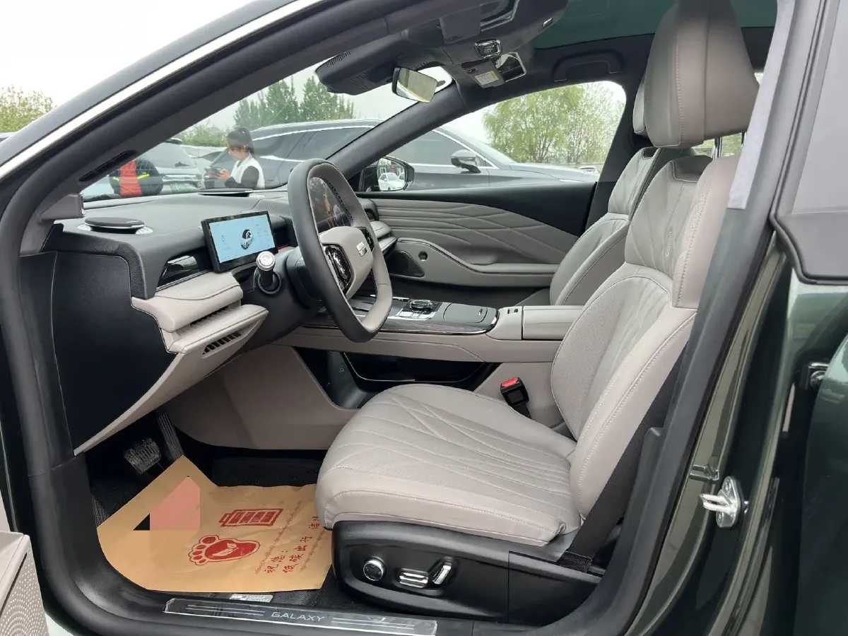 2025 Geely Galaxy Starshine 8 1.5T 163HP L4 3DHT PHEV 18.4KWH,autocango,china used car exporter,china ev exporter,chinese used car exporter,chinese used ev exporter