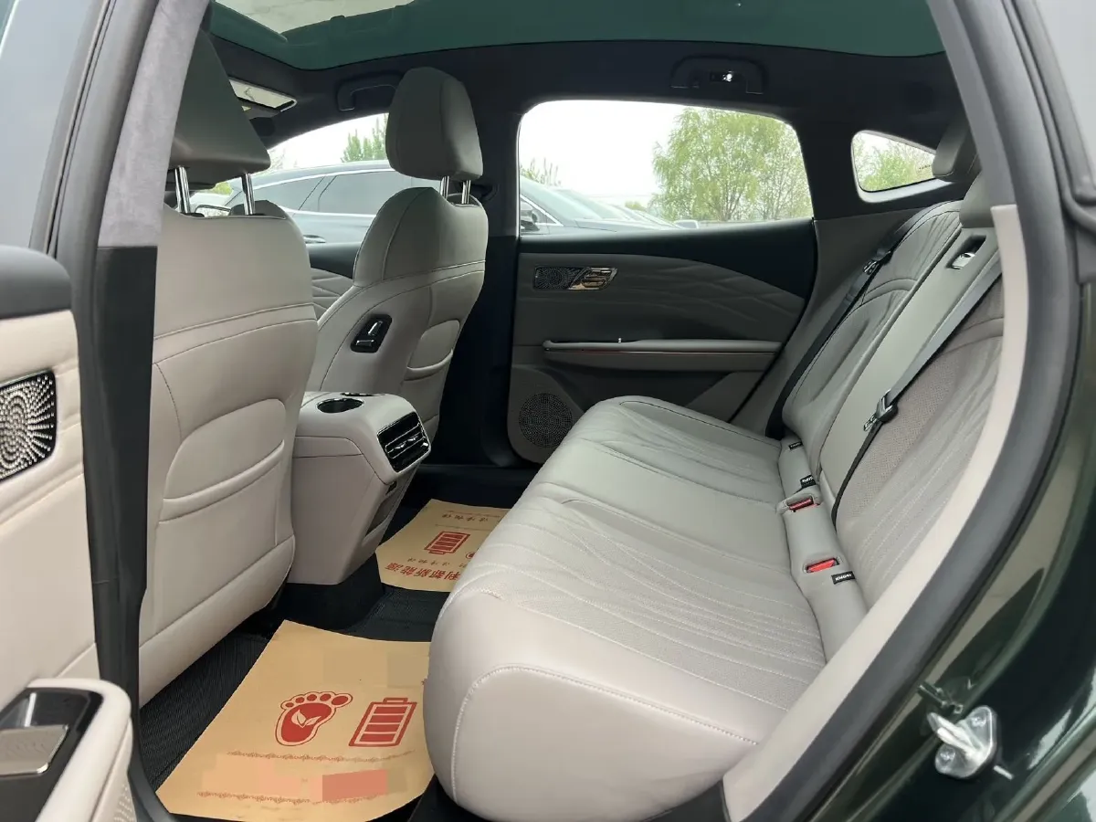 2025 Geely Galaxy Starshine 8 1.5T 163HP L4 3DHT PHEV 18.4KWH,autocango,china used car exporter,china ev exporter,chinese used car exporter,chinese used ev exporter
